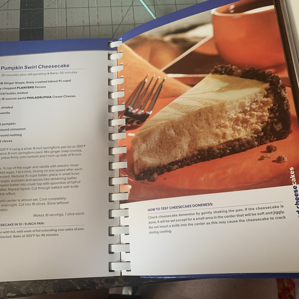 Vintage 2008 3 In 1 Favorite Desserts Baking Recipes Cookbook Cook Book - Picture 4 of 5